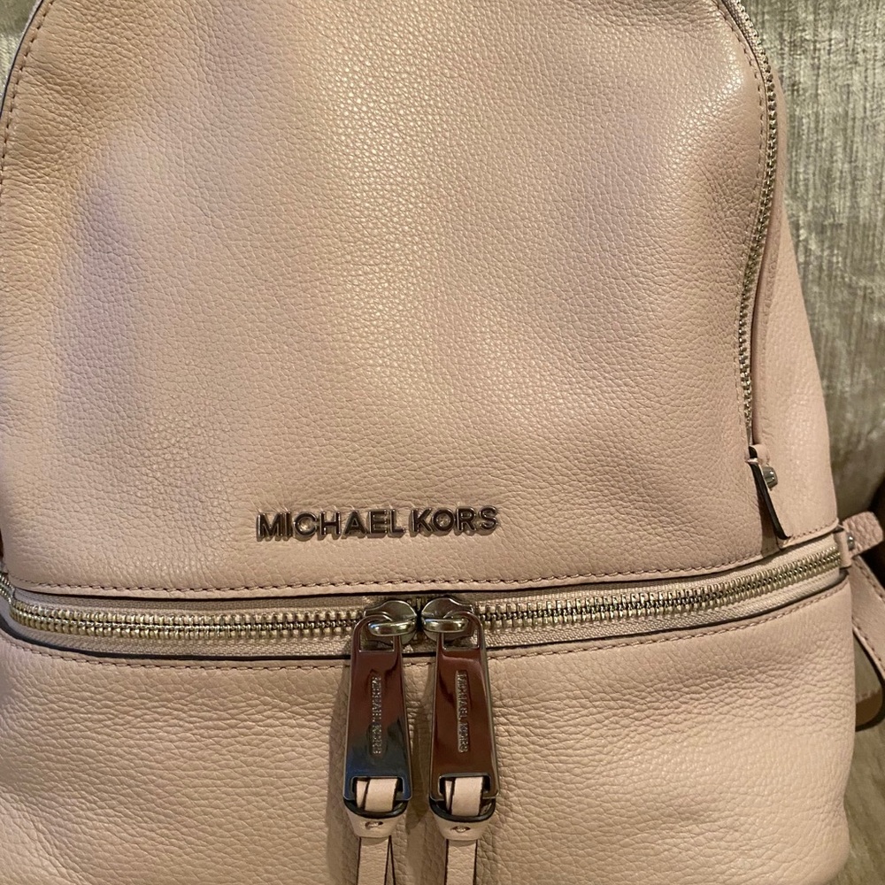 Michael Kors backpack - Picture 2 of 16
